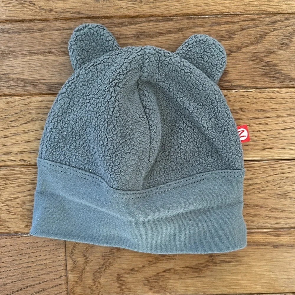 🤎🩶 ZUTANO & CHILDREN'S PLACE Baby Hat gray football 6 months hat EUC